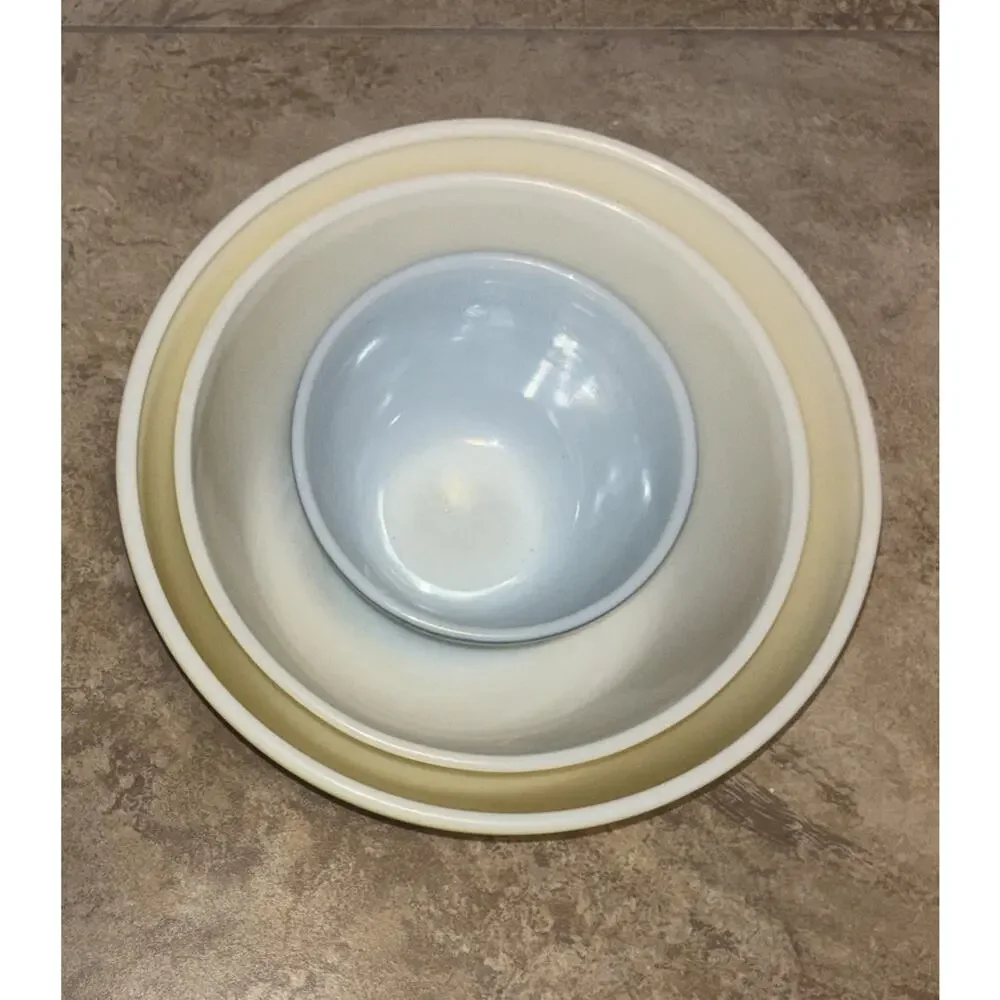 Vintage Pyrex Nesting Mixing Bowl Set 401 403 404 Blue Yellow USA 3 Pc
